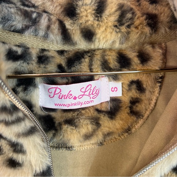 PINK LILY | Fuzzy Leopard Cheetah Henley Zip - Picture 3 of 5